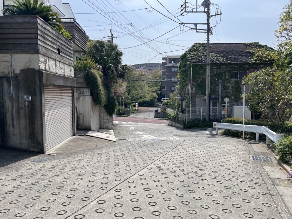 【SOLD】江ノ電が海をかすめた先