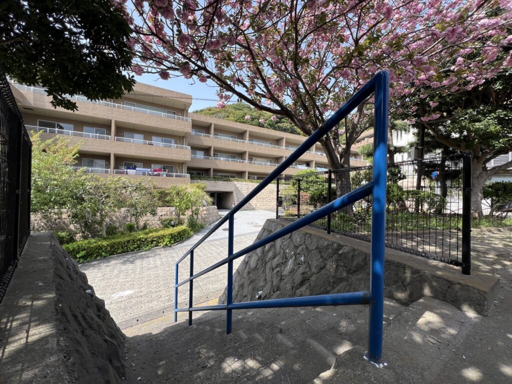 【SOLD】江ノ電が海をかすめた先