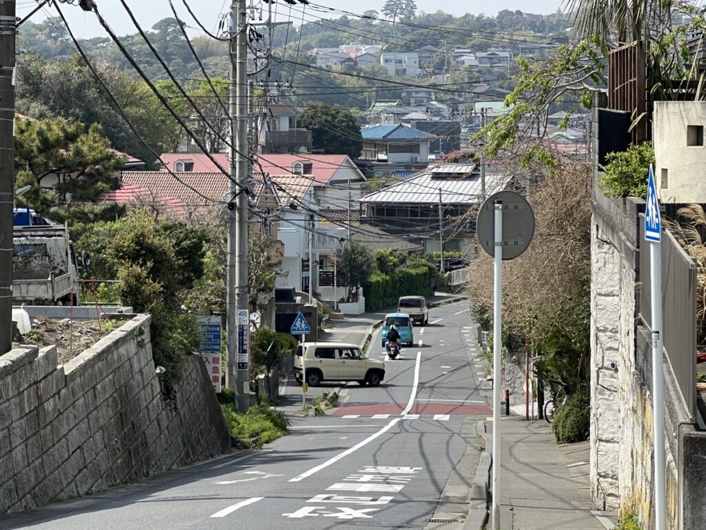 【SOLD】江ノ電が海をかすめた先