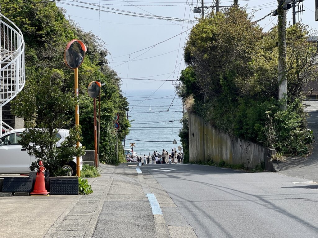 【SOLD】江ノ電が海をかすめた先