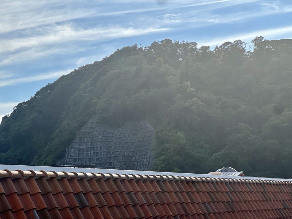 海を語る山、山を歌う海